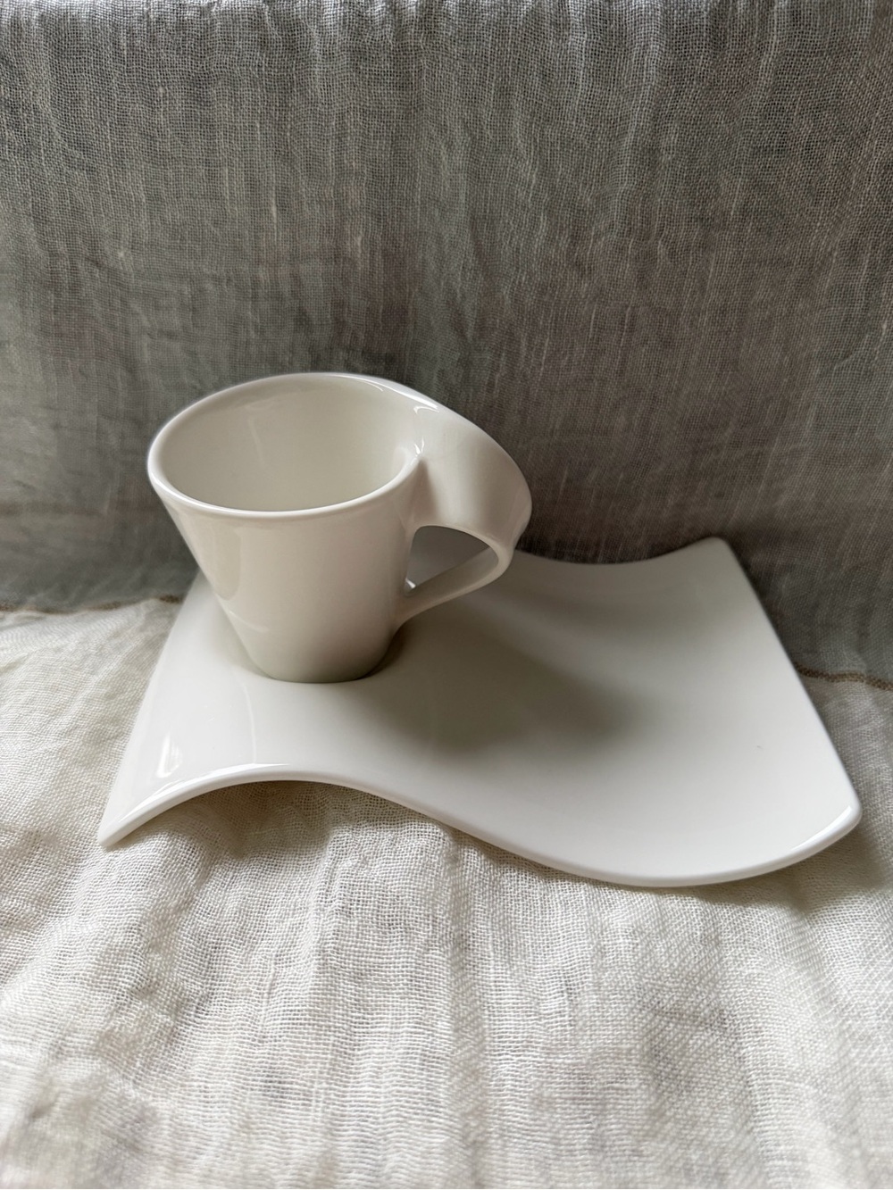 Villeroy & Boch Cream Porcelain Cup and Saucer Set - Picture 4 of 10